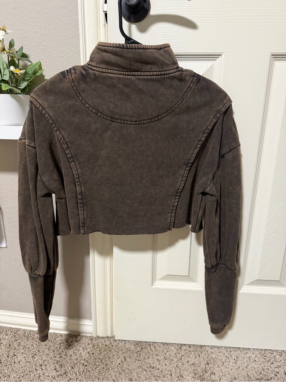 Urban Outfitters brown cropped quarter zip - Picture 2 of 2